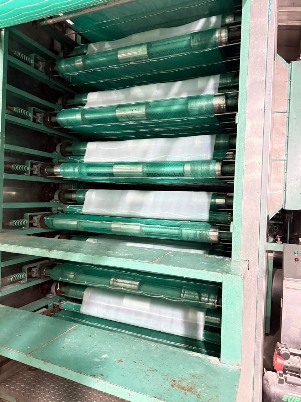 Cụm roller và băng tải — dây chuyền thực tế
